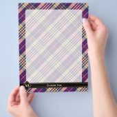 紫、金ゴールド、青のタータンチェック チラシ (手)