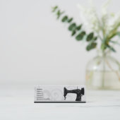 細いミシン- スキニー名刺 (スタンド正面)