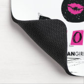 細い女の子の焼跡の本 マウスパッド (コーナー)