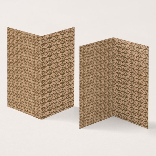 細かいモチーフ模様を描いた茶色のラグ (内部&外部)