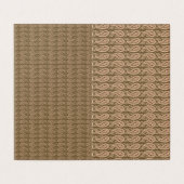 細かいモチーフ模様を描いた茶色のラグ (外部フラット)