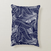 紺色の背景に見える熱帯の葉の模様 アクセントクッション (裏面(縦))