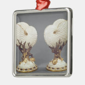 組のオウムガイとして形づくウスターのつぼ メタルオーナメント (左)