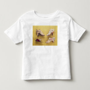 組の刺繍された靴、c.1714 トドラーTシャツ