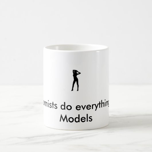 経済学者はモデルとのすべてをします コーヒーマグカップ (中央)