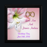 経結婚形箱 ギフトボックス<br><div class="desc">水結婚色のamaryllisの花がキャンバスに飾られた記念品ボックスの背景には、夫婦の名前と日付が結婚付いている。新郎新婦の特別な日の思救い出に最適な贈り物。名カスタマイズ前と日付また、フォントとフォントの色を変更できる。この美しい箱は特別な機会や誕生日に使用することができる。</div>