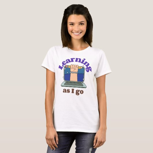 経験を積んで成長する 初任教員 Tシャツ (正面フル)