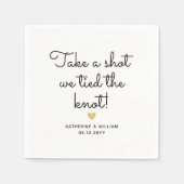 結び目のカスタム結婚式の日付を結んだショットを取る スタンダードカクテルナプキン (正面)