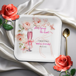 結び目のガラスを上げるブライダルシャワー ペーパープレート