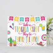 結び目のサインを結んでいるテキラショットを撮る (スタンド正面)