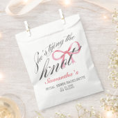 結び目の弓コケットブライダルシャワー フェイバーバッグ (クリップ留めされた状態)