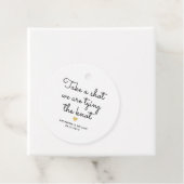 結び目を結んでいるショットを撮素朴る フェイバータグ (インサイチュ)