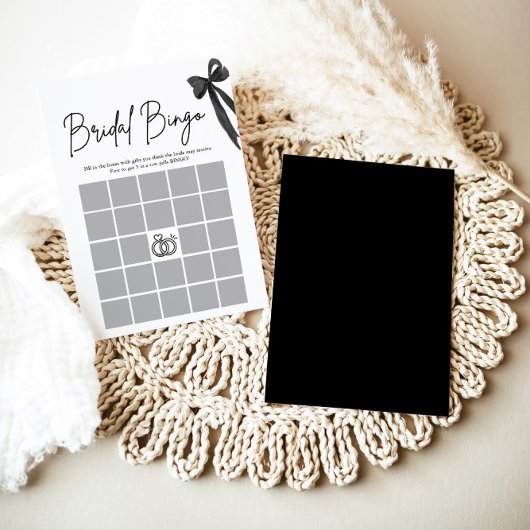 結び目を結んでいる弓ブライダルシャワービンゴゲーム 招待状