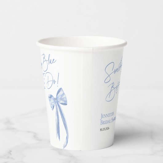 結び目を結んでいる | ブルーボウブライダルシャワーパペ 紙コップ (右)