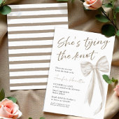 結び目を結んでいる | ホワイトボウブライダルシャワー 招待状