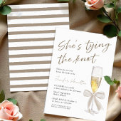 結び目を結んでいる | ホワイトボウブライダルシャワー 招待状