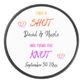 結び目を結婚約したぶカップルを撮影する アイスホッケーパック (正面)