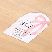 結び目ピンクの弓ブライダルシャワー アクリル招待状 (レイダウン)