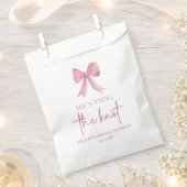 結び目ピンクボウブライダルシャワー フェイバーバッグ (クリップ留めされた状態)