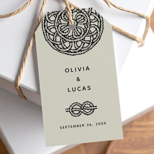 結び目付きのボホウェディングまたはエンゲージメントギフトタグ ギフトタグ
