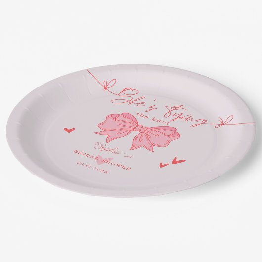 結び目赤面ピンクボウブライダルシャワー ペーパープレート (アングル)