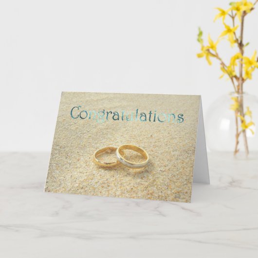 結婚おめでとう。ビーチウェディングおめでとう カード (黄色い花)