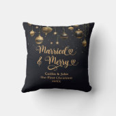 結婚おめでとう！最初のクリスマス　新婚　ゴールド ブラック クッション (裏面)