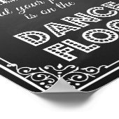 「結婚ここに席を見つけよう」と書いてある ポスター (角)