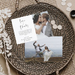 結婚さんの写真シンプルエレガント サンキューカード<br><div class="desc">の結婚サンキューカードの前後に写真が残っている。サンキューカードにはモダン、結婚式の日のお祝いの後に使用するエレガント、シンプルタイポグラフィとモダン使用する手書き文字文字が含まれている。</div>