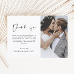 結婚さんThanks You Photo Minimalistシンプル サンキューカード<br><div class="desc">の結婚サンキューカードの前後に写真が残っている。サンキューカードにはモダン、結婚式の日のお祝いの後に使用するエレガント、シンプルタイポグラフィとモダン使用する手書き文字文字が含まれている。</div>