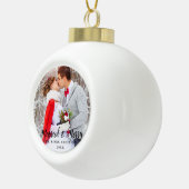 結婚したで及びメリーな結婚式の写真のクリスマスB セラミックボールオーナメント (右)