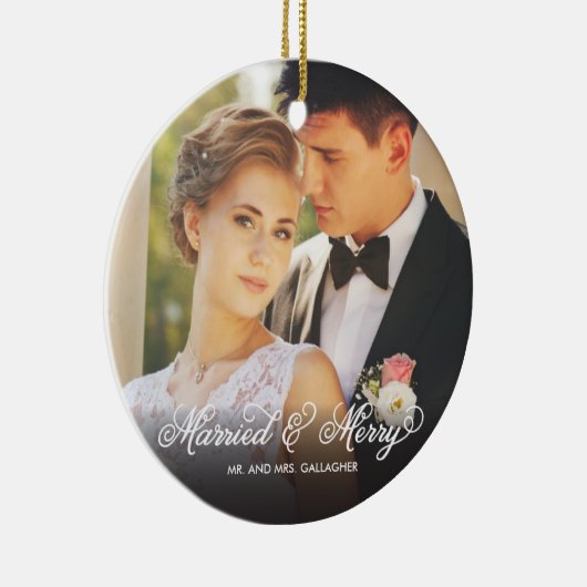 結婚したで、メリーな初めてのクリスマスの写真のオーナメント セラミックオーナメント (右)