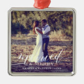結婚したとニューメリーライヴァーズのクリスマスフォト メタルオーナメント (正面)