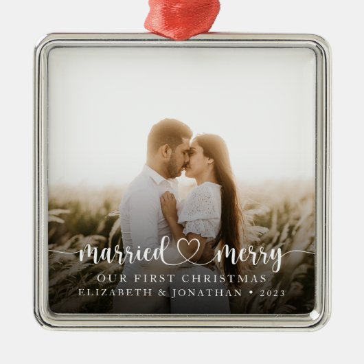 結婚したとメリー初めてのクリスマスの写真 メタルオーナメント (正面)