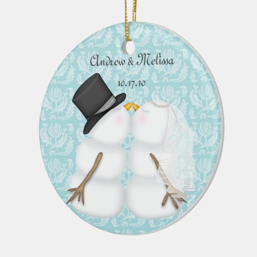結婚したなキスをするな雪だるま私達の初めてのクリスマス セラミックオーナメント (左)