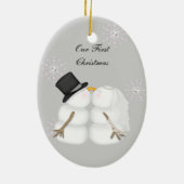 結婚したなキスをするな雪だるまChrismasの私達の第1雪片 セラミックオーナメント (裏面)