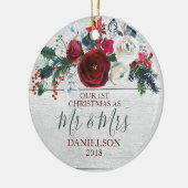 結婚したな国の木製の素朴な冬の花の新婚者 セラミックオーナメント (左)