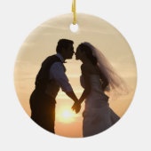 結婚したな国の木製の素朴な冬の花の新婚者 セラミックオーナメント (裏面)