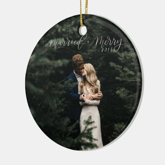 結婚したな、メリークリスマスのオーナメント セラミックオーナメント (左)