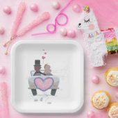 結婚したばかりのカップルが車で出発 ペーパープレート (パーティー)