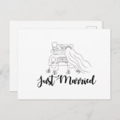 結婚したばかりのカップルが車に乗った手描きのイラスト 案内ポストカード (正面/裏面)