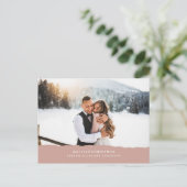 結婚したクリスマスの破裂した紙結婚の発表 ポストカード (スタンド正面)