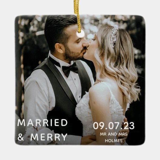 結婚した写真メリー、名前、日付クリスマス セラミックオーナメント (正面)
