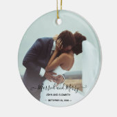 結婚した2メリー枚の新郎新婦初めてのクリスマス セラミックオーナメント (左)