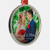 結婚した&メリー結婚の写真クリスマスラウンドW メタルオーナメント (右)
