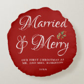 結婚した&私たちメリーの初めてのクリスマス結婚した赤 ラウンドクッション (裏面)