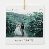 結婚した&Newlywedsメリーフォトキープサケ セラミックオーナメント (裏面)