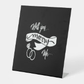 結婚してくれ 台座サイン (正面)