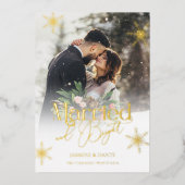 結婚して幸せいっぱいの新婚カップル 箔シーズンカード (正面)