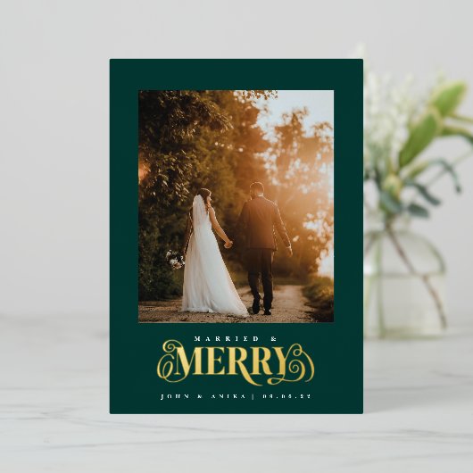 結婚して幸せなクリスマス クラシック フォイル ホリデー カード (立ち正面)